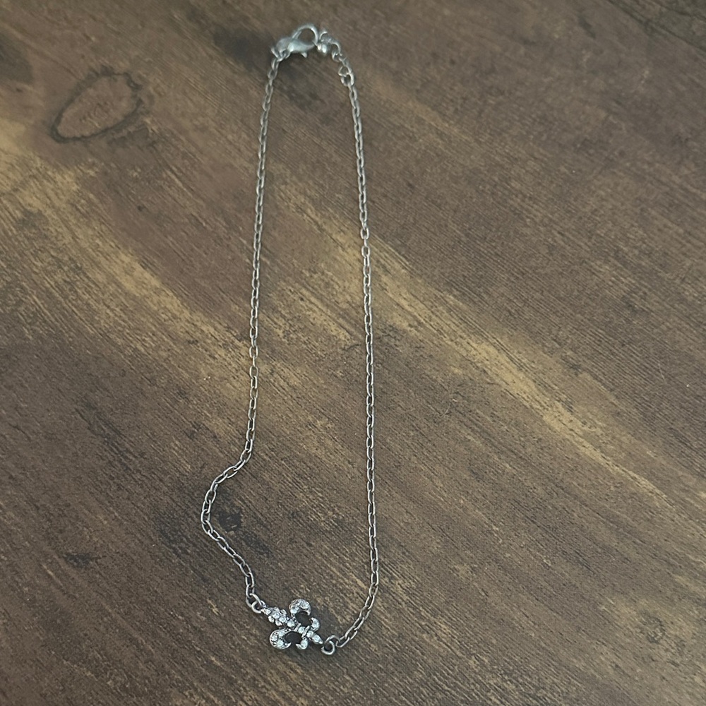 Silver Necklace with Fleur de Lis Pendant